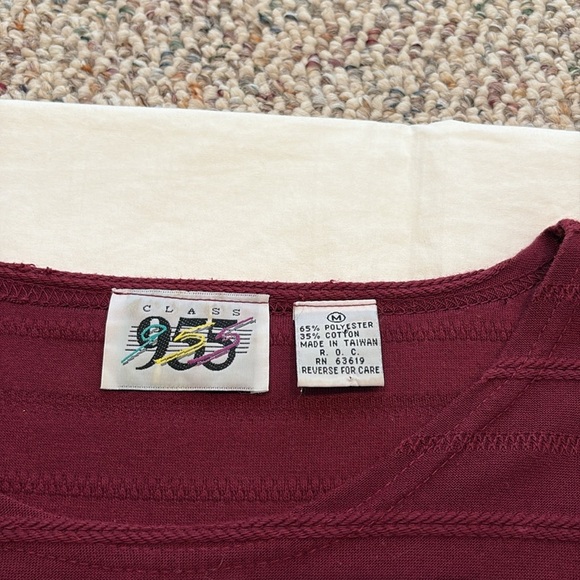 Class 955 Burgundy Short Sleeve Textured Oversized Top. Medium - Picture 5 of 10